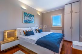 OPATIJA, LOVRAN- apartmanska zgrada od 700m2 s bazenom + 6000m2 zemljišta s građevnom dozvolom za wellness resort s 28 soba, Lovran, Σπίτι