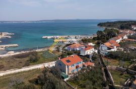 VILA S BAZENOM 50M OD MORA, Pašman, Famiglia