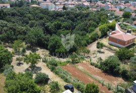 Pula, zemljište na idealnoj lokaciji, Pula, Terrain