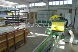 Hrvatska Kostajnica, industrijsko-proizvodno-uredska hala 914,29 m2 na parceli 1417 m2, Hrvatska Kostajnica, Εμπορικά ακίνητα