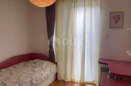 OTOK KRK, MALINSKA - Trosobni apartman s okućnicom, Malinska-Dubašnica, Appartment