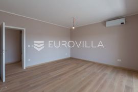 Istra, Poreč, trosoban stan u novogradnji s pogledom na more NKP 112,47m2, Poreč, Apartamento