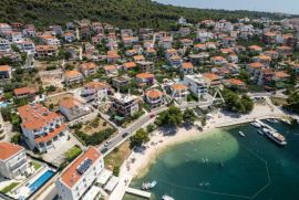 Trogir, Čiovo, građevinsko zemljište na elitnoj lokaciji ,prvi red do mora, Trogir, Terrain