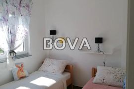 Dvoetažni apartman 81 m2 m2 – Pašman *40m od plaže* (ID-2345), Pašman, Stan