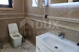 OTOK PAG, NOVALJA - luksuzna duplex kuća s bazenom, Novalja, بيت