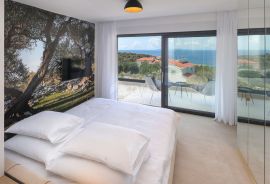 OTOK PAG, JAKIŠNICA - vrhunska duplex vila s bazenom, Novalja, Дом