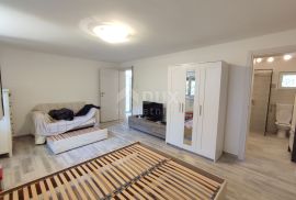 ISTRA, PULA - Renovirana apartmanska kuća na neponovljivoj lokaciji, Pula, Casa