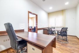 Zagreb, Rudeš, odličan poslovni prostor stan NKP 86,85 M2 + 2 PM, Zagreb, Commercial property