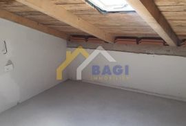 KOSTRENA KUĆA S 5 APARTMANA, Kostrena, Σπίτι