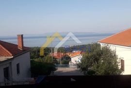 KOSTRENA KUĆA S 5 APARTMANA, Kostrena, Σπίτι