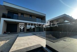 Istra, Svetvinčenat - 200 m2 moderne nove vile 