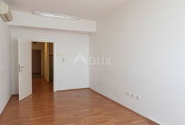 RIJEKA, MLAKA- poslovni prostor 82m2 za zakup/ najam- broj 5, Rijeka, Commercial property