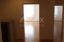 RIJEKA, MLAKA- poslovni prostor 82m2 za zakup/ najam- broj 5, Rijeka, Commercial property