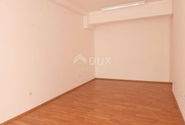 RIJEKA, MLAKA- poslovni prostor 82m2 za zakup/ najam- broj 5, Rijeka, Commercial property