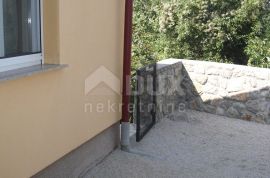 OTOK KRK, GRAD KRK (OKOLICA) - Samostojeća kuća sa 2 stana, Krk, Casa