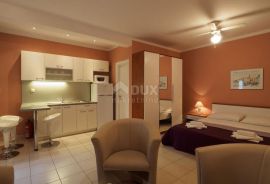 CRIKVENICA, SELCE - Apartmanska vila, 7 jedinica, sauna, teretana!, Crikvenica, Haus