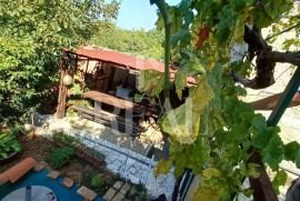 Prodaja kuće u nizu s garažom  u Kostelju P+1  108 m2, Crikvenica, Casa