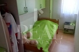 Prodaja kuće u nizu s garažom  u Kostelju P+1  108 m2, Crikvenica, Casa