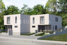 Istra, Labin - stan B u kvalitetnoj duplex kući novogradnje s vrtom, NKP 136.50 m2, Labin, Ev