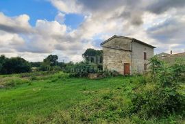 ISTRA, PULA, OKOLICA - Građevinsko zemljište sa legaliziranim objektom, Marčana, Земля