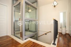 Rovinj, samostojeća vila centar Rovinja pogled more NKP 400 m2, Rovinj, Kuća