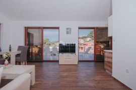 OTOK RAB, PALIT - Moderne vile s apartmanima nedaleko centra, Rab, Haus