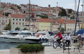 LOŠINJ, HOTEL NA ZAVIDNOJ RAZINI I SAVRŠENOJ LOKACIJI, Mali Lošinj, Commercial property