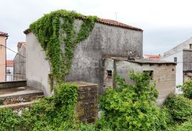 OTOK KRK, PUNAT - Samostojeća kamena kuća za obnovu, Punat, House