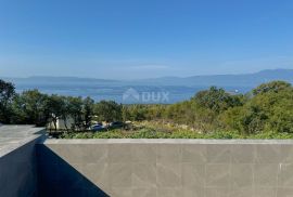 RIJEKA, KOSTRENA – ekskluzivna duplex vila s infinity bazenom, garažom, vrtom, panoramskim pogledom na more, Kostrena, Maison