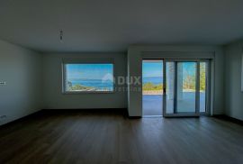 RIJEKA, KOSTRENA – ekskluzivna duplex vila s infinity bazenom, garažom, vrtom, panoramskim pogledom na more, Kostrena, Maison