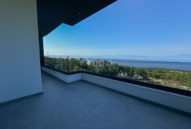 RIJEKA, KOSTRENA – ekskluzivna duplex vila s infinity bazenom, garažom, vrtom, panoramskim pogledom na more, Kostrena, Maison