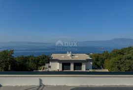 RIJEKA, KOSTRENA – ekskluzivna duplex vila s bazenom i garažom te panoramskim pogledom na more, Kostrena, House