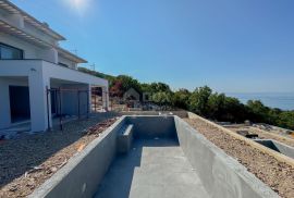 RIJEKA, KOSTRENA – ekskluzivna duplex vila s bazenom i garažom te panoramskim pogledom na more, Kostrena, House