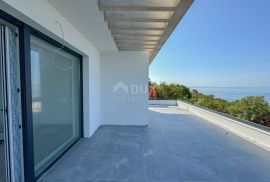 RIJEKA, KOSTRENA – ekskluzivna duplex vila s bazenom i garažom te panoramskim pogledom na more, Kostrena, House