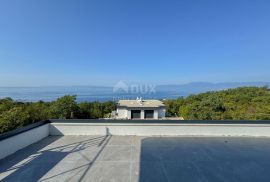 RIJEKA, KOSTRENA – ekskluzivna duplex vila s bazenom i garažom te panoramskim pogledom na more, Kostrena, House