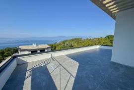 RIJEKA, KOSTRENA – ekskluzivna duplex vila s bazenom i garažom te panoramskim pogledom na more, Kostrena, House