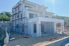 RIJEKA, KOSTRENA – ekskluzivna duplex vila s bazenom i garažom te panoramskim pogledom na more, Kostrena, House