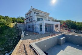 RIJEKA, KOSTRENA – ekskluzivna duplex vila s bazenom i garažom te panoramskim pogledom na more, Kostrena, Casa