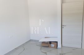 RAB-1S+DB OD 51,5 m2, PARKING, SPREMIŠTE, BLIZINA CENTRA, Rab, Appartamento