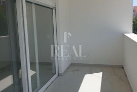 RAB-1S+DB OD 51,5 m2, PARKING, SPREMIŠTE, BLIZINA CENTRA, Rab, Appartamento