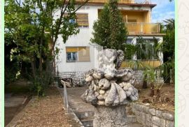 Crikvenica, kuća drugi red od mora, Crikvenica, Famiglia