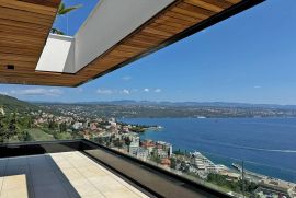 OPATIJA, penthouse s pogledom na more i krovnom terasom s bazenom (S3), Opatija, Appartment