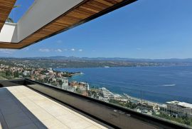 OPATIJA, penthouse s pogledom na more i krovnom terasom s bazenom (S3), Opatija, Appartment