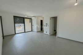 OPATIJA, CENTAR - stan s vrtom u novogradnji u centru Opatije s garažom, pogled na more, Opatija, Appartment