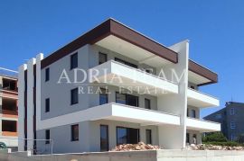 APARTMANI S POGLEDOM NA MORE. 150 m OD MORA, ZADAR - DIKLO, Zadar, Appartment