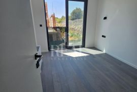 Krk, 2S+DB od 86 m2 u modernoj urbanoj vili na atraktivnoj lokaciji, Krk, Appartment