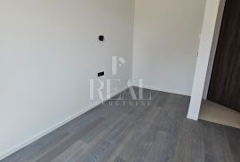 Krk, 2S+DB od 86 m2 u modernoj urbanoj vili na atraktivnoj lokaciji, Krk, Appartment