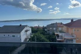 CRIKVENICA - 2S+DB s parkirnim mjestom i vrtom, 300 m od mora, Crikvenica, Appartement