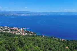 LOVRAN - okolica, zemljište s pogledom na more i građevinskom dozvolom za vilu, Lovran, Terreno