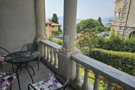 OPATIJA - VOLOSKO, luksuzan stan 118 m2 prvi red do mora, Opatija, Kвартира